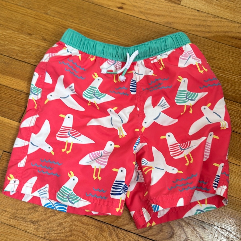 Mini Biden sea gull swim trunks size 7-8 year old
Good used condition